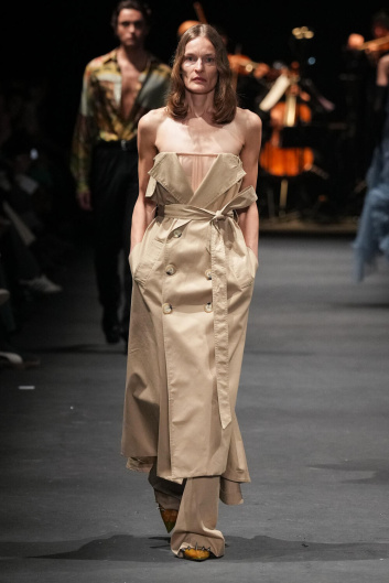 Fotoservizio/FW 23-24/WOMEN/SFILATA/ACT N°1/DP2/10
