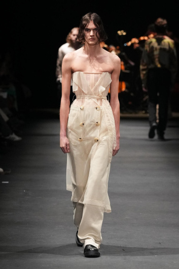 Fotoservizio/FW 23-24/WOMEN/SFILATA/ACT N°1/DP2/13