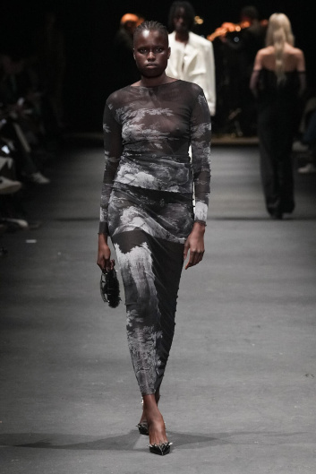 Fotoservizio/FW 23-24/WOMEN/SFILATA/ACT N°1/DP2/20