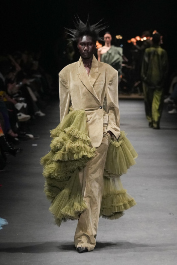 Fotoservizio/FW 23-24/WOMEN/SFILATA/ACT N°1/DP2/25