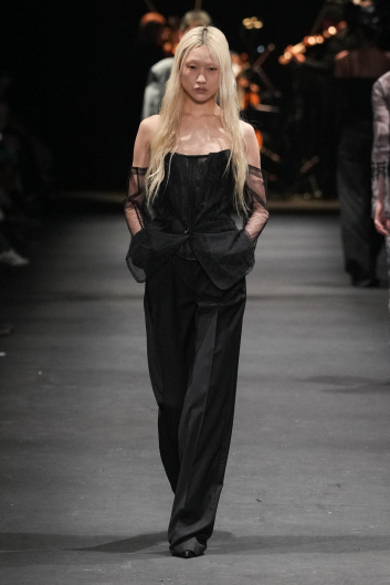 Fotoservizio/FW 23-24/WOMEN/SFILATA/ACT N°1/DP2/18