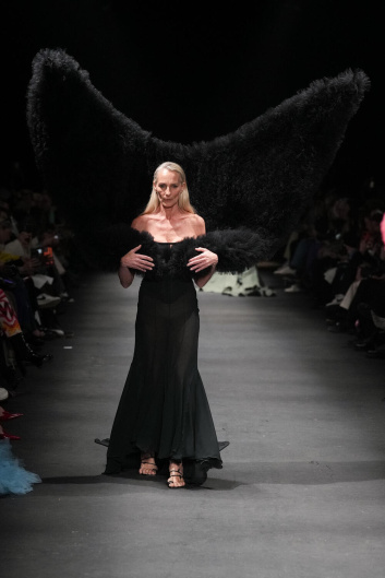 Fotoservizio/FW 23-24/WOMEN/SFILATA/ACT N°1/DP2/31