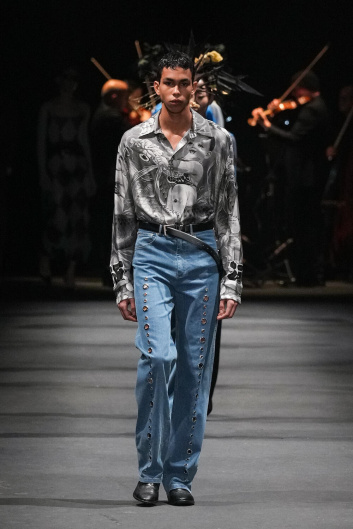 Fotoservizio/FW 23-24/WOMEN/SFILATA/ACT N°1/DP2/32