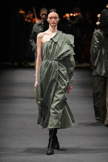 Fotoservizio/FW 23-24/WOMEN/SFILATA/ACT N°1/DP2/26