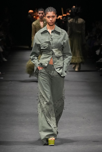 Fotoservizio/FW 23-24/WOMEN/SFILATA/ACT N°1/DP2/27