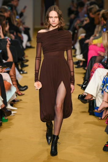 Fotoservizio/FW 23-24/WOMEN/SFILATA/PHILOSOPHY DI LORENZO SERAFINI/DP2/1