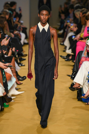 Fotoservizio/FW 23-24/WOMEN/SFILATA/PHILOSOPHY DI LORENZO SERAFINI/DP2/2