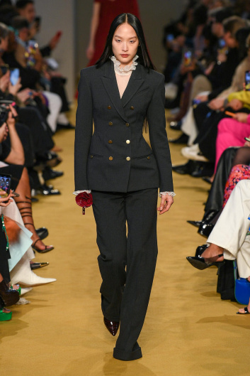 Fotoservizio/FW 23-24/WOMEN/SFILATA/PHILOSOPHY DI LORENZO SERAFINI/DP2/9
