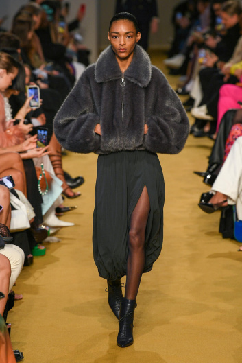 Fotoservizio/FW 23-24/WOMEN/SFILATA/PHILOSOPHY DI LORENZO SERAFINI/DP2/7