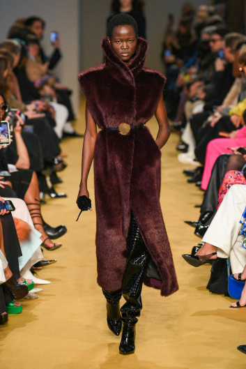 Fotoservizio/FW 23-24/WOMEN/SFILATA/PHILOSOPHY DI LORENZO SERAFINI/DP2/16