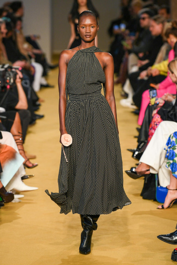 Fotoservizio/FW 23-24/WOMEN/SFILATA/PHILOSOPHY DI LORENZO SERAFINI/DP2/12