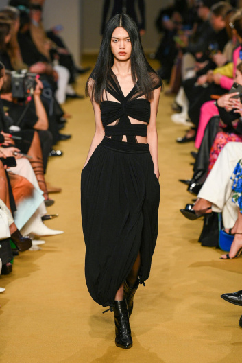 Fotoservizio/FW 23-24/WOMEN/SFILATA/PHILOSOPHY DI LORENZO SERAFINI/DP2/13