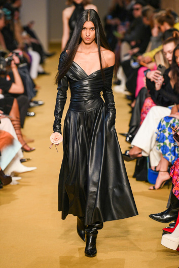 Fotoservizio/FW 23-24/WOMEN/SFILATA/PHILOSOPHY DI LORENZO SERAFINI/DP2/17