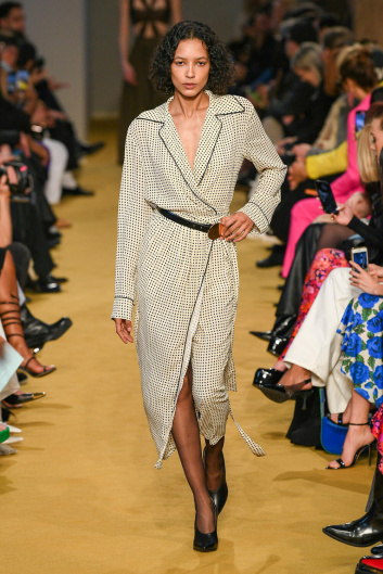 Fotoservizio/FW 23-24/WOMEN/SFILATA/PHILOSOPHY DI LORENZO SERAFINI/DP2/9