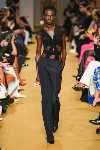 Fotoservizio/FW 23-24/WOMEN/SFILATA/PHILOSOPHY DI LORENZO SERAFINI/DP2/11