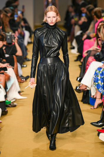 Fotoservizio/FW 23-24/WOMEN/SFILATA/PHILOSOPHY DI LORENZO SERAFINI/DP2/22