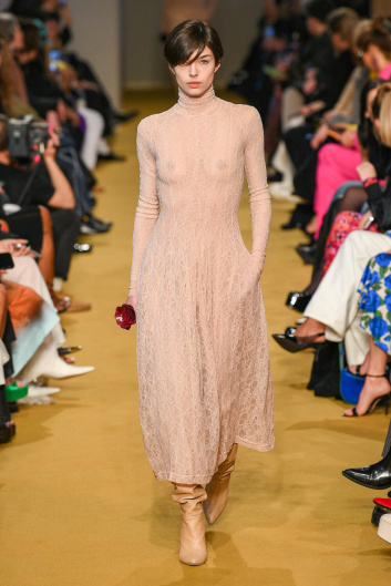 Fotoservizio/FW 23-24/WOMEN/SFILATA/PHILOSOPHY DI LORENZO SERAFINI/DP2/19