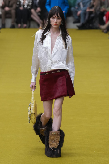 Fotoservizio/FW 23-24/WOMEN/SFILATA/GUCCI/DP2/0