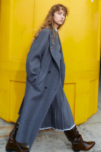Fotoservizio/FW 23-24/WOMEN/PRESENTAZIONE/BEATRICE .B/DP2/5