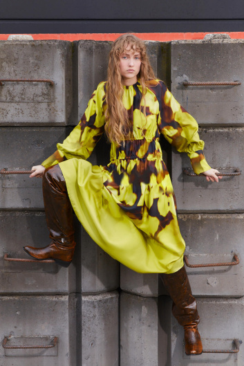 Fotoservizio/FW 23-24/WOMEN/PRESENTAZIONE/BEATRICE .B/DP2/10