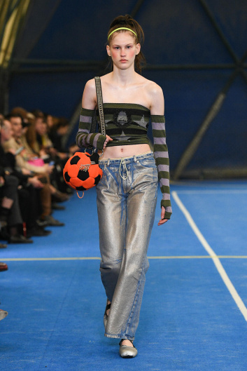 Fotoservizio/FW 23-24/WOMEN/SFILATA/CORMIO/DP2/7