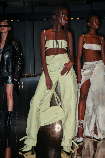 Fotoservizio/SS 2023/WOMEN/PRESENTAZIONE/SSHEENA/DP2/26
