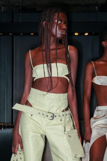 Fotoservizio/SS 2023/WOMEN/PRESENTAZIONE/SSHEENA/DP2/27