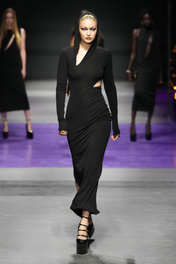 Fotoservizio/SS 2023/WOMEN/SFILATA/VERSACE/DP2/0