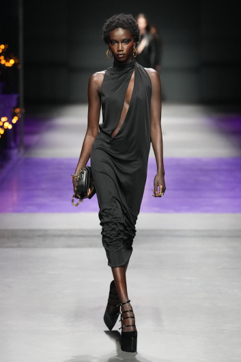 Fotoservizio/SS 2023/WOMEN/SFILATA/VERSACE/DP2/2