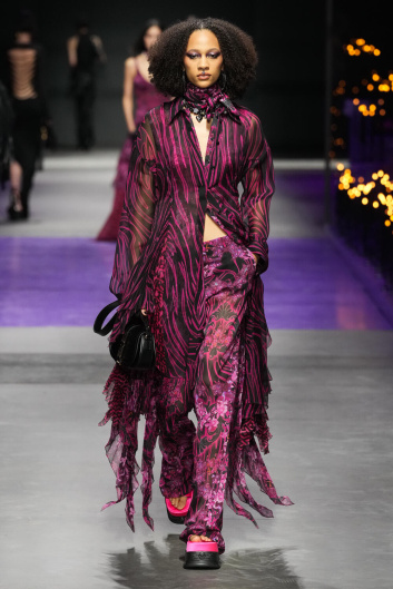 Fotoservizio/SS 2023/WOMEN/SFILATA/VERSACE/DP2/8