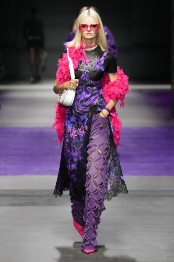 Fotoservizio/SS 2023/WOMEN/SFILATA/VERSACE/DP2/0