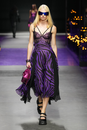 Fotoservizio/SS 2023/WOMEN/SFILATA/VERSACE/DP2/2