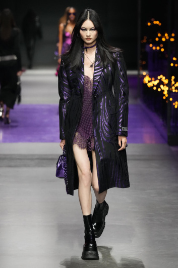 Fotoservizio/SS 2023/WOMEN/SFILATA/VERSACE/DP2/3