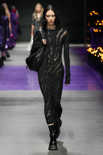 Fotoservizio/SS 2023/WOMEN/SFILATA/VERSACE/DP2/4