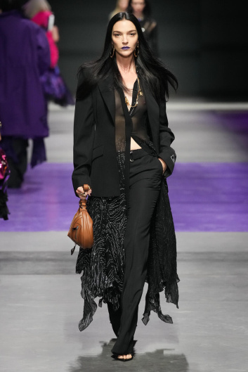 Fotoservizio/SS 2023/WOMEN/SFILATA/VERSACE/DP2/3