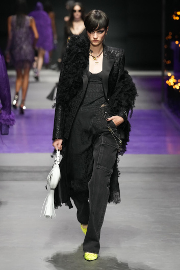 Fotoservizio/SS 2023/WOMEN/SFILATA/VERSACE/DP2/3