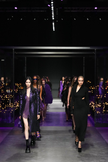 Fotoservizio/SS 2023/WOMEN/SFILATA/VERSACE/DP2/13