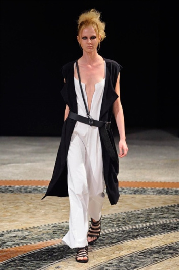 Fotoservizio/SS 2016/WOMEN/FATIMA VAL/DP1/1