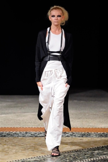 Fotoservizio/SS 2016/WOMEN/FATIMA VAL/DP1/2