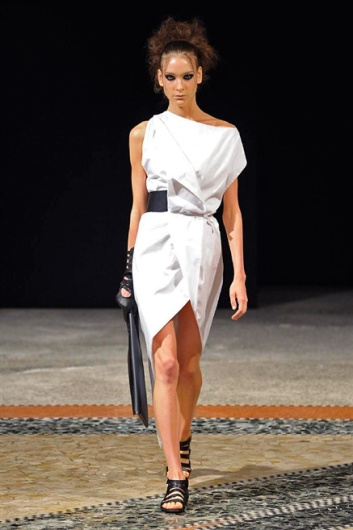 Fotoservizio/SS 2016/WOMEN/FATIMA VAL/DP1/6