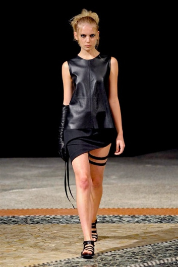 Fotoservizio/SS 2016/WOMEN/FATIMA VAL/DP1/15