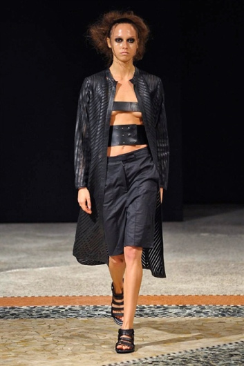 Fotoservizio/SS 2016/WOMEN/FATIMA VAL/DP1/17