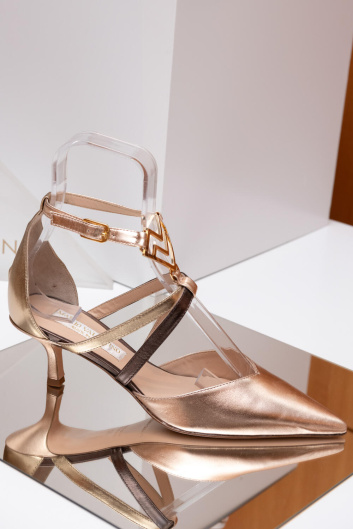 Fotoservizio/SS 2023/WOMEN/PRESENTAZIONE/MARIO VALENTINO/DP2/8