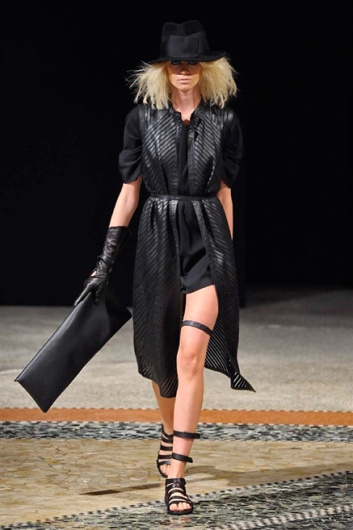 Fotoservizio/SS 2016/WOMEN/FATIMA VAL/DP1/22