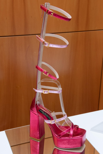 Fotoservizio/SS 2023/WOMEN/PRESENTAZIONE/MARIO VALENTINO/DP2/18