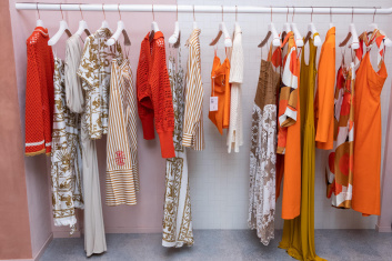 Fotoservizio/SS 2023/WOMEN/PRESENTAZIONE/BEATRICE B/DP2/7