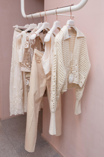 Fotoservizio/SS 2023/WOMEN/PRESENTAZIONE/BEATRICE B/DP2/10