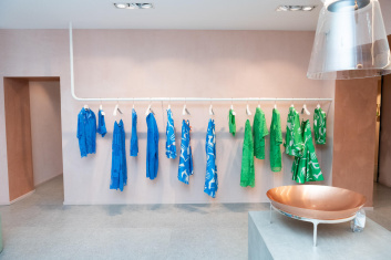 Fotoservizio/SS 2023/WOMEN/PRESENTAZIONE/BEATRICE B/DP2/2