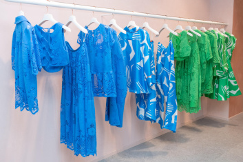 Fotoservizio/SS 2023/WOMEN/PRESENTAZIONE/BEATRICE B/DP2/3