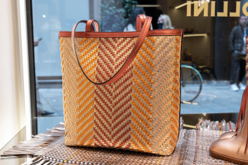 Fotoservizio/SS 2023/WOMEN/PRESENTAZIONE/POLLINI/DP2/7